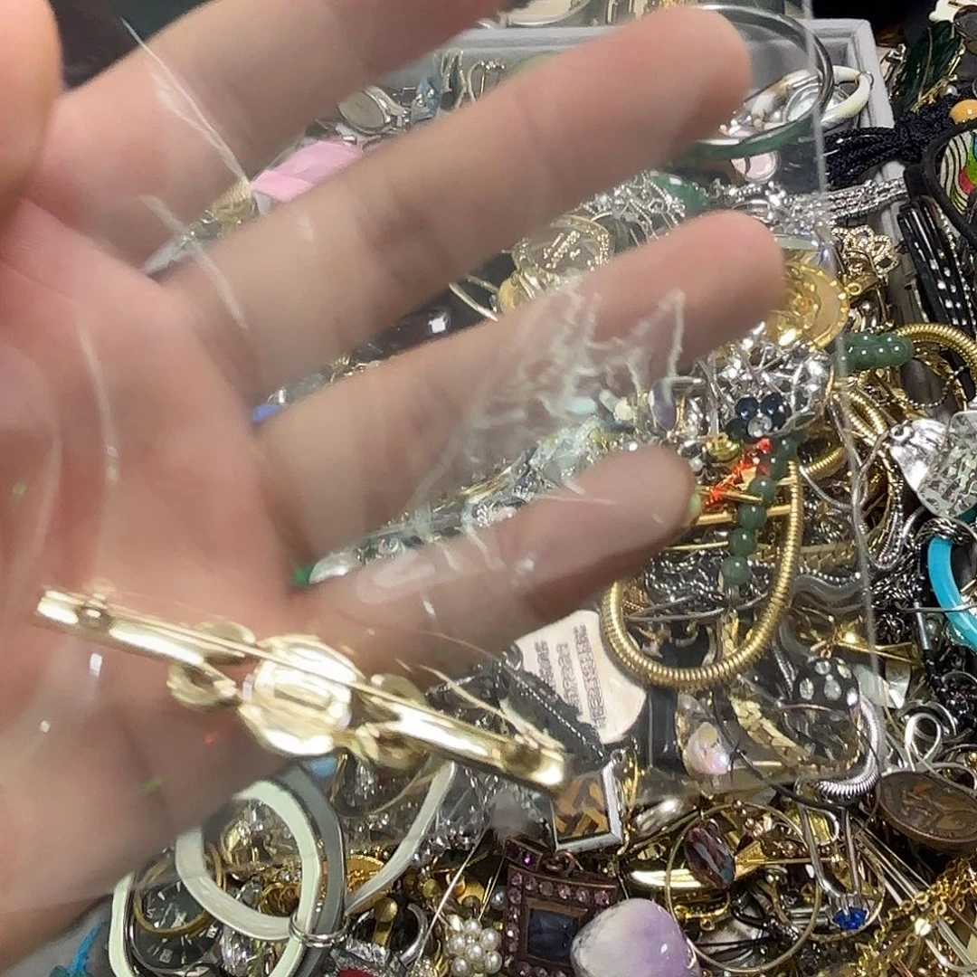 甜***王石英石铁合金2元运费