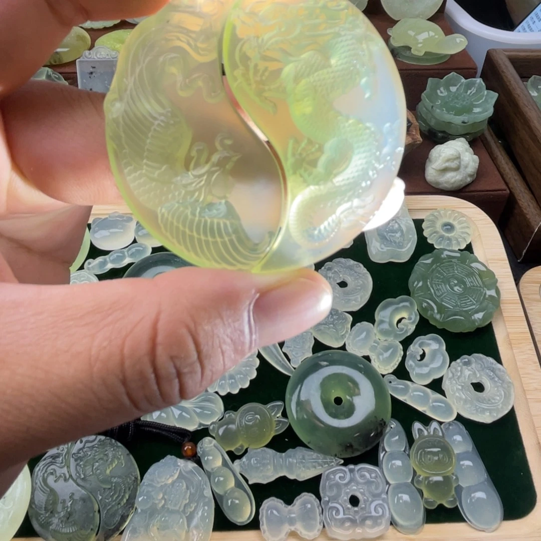 未镶嵌蛇纹石玉颈饰