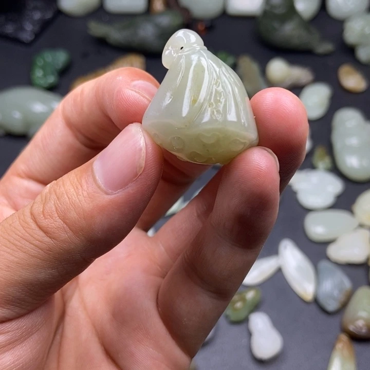 未镶嵌和田玉挂件