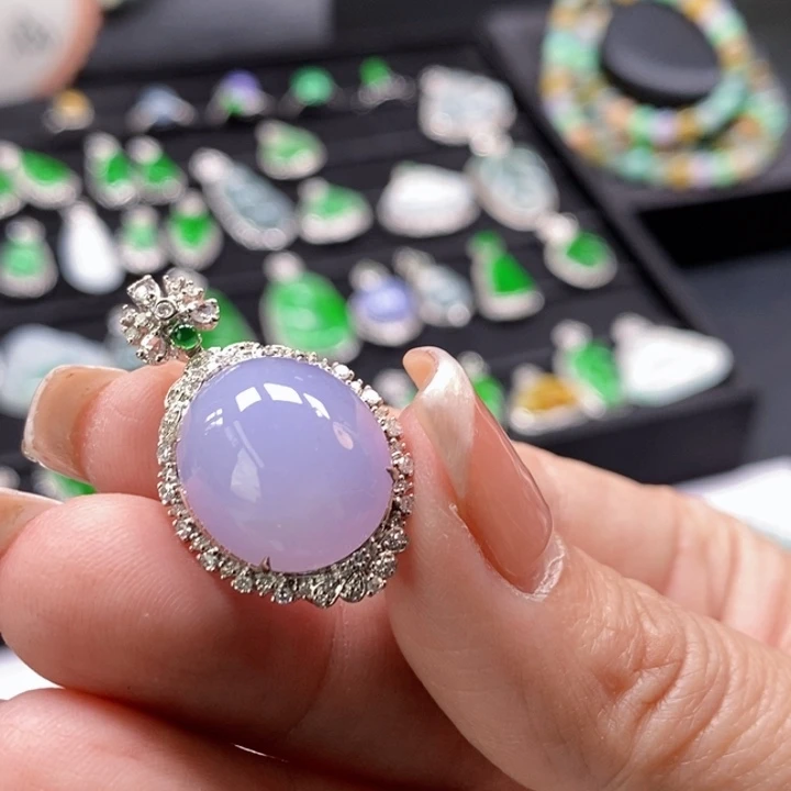 翡翠未镶嵌颈饰冰紫