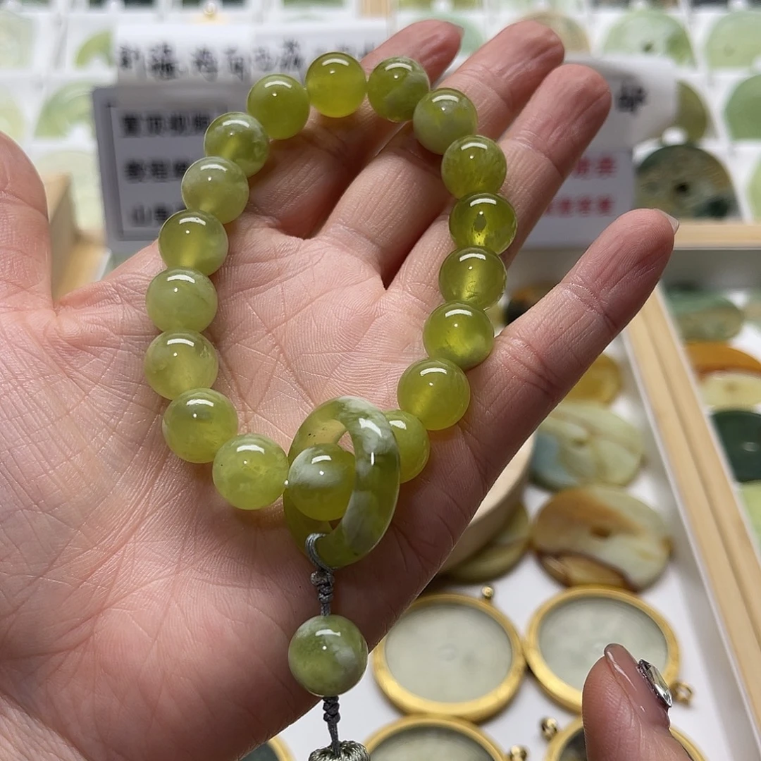 未镶嵌蛇纹石玉颈饰