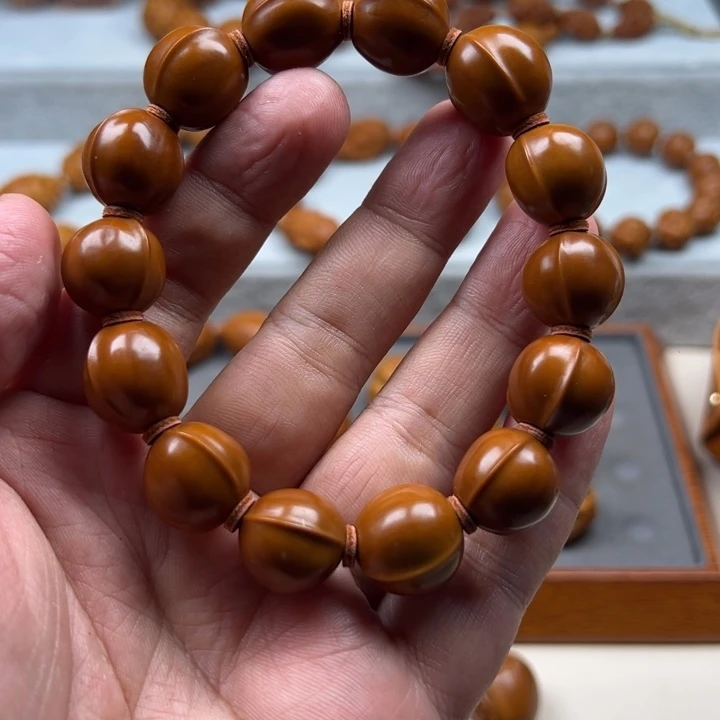 手串橄榄核橄榄核雕工艺制作