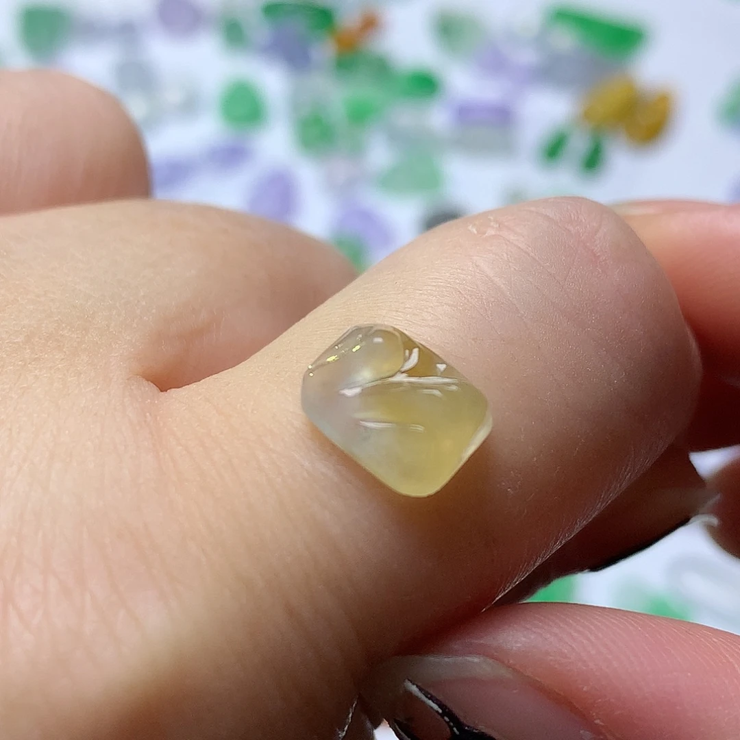 翡翠未镶嵌颈饰山