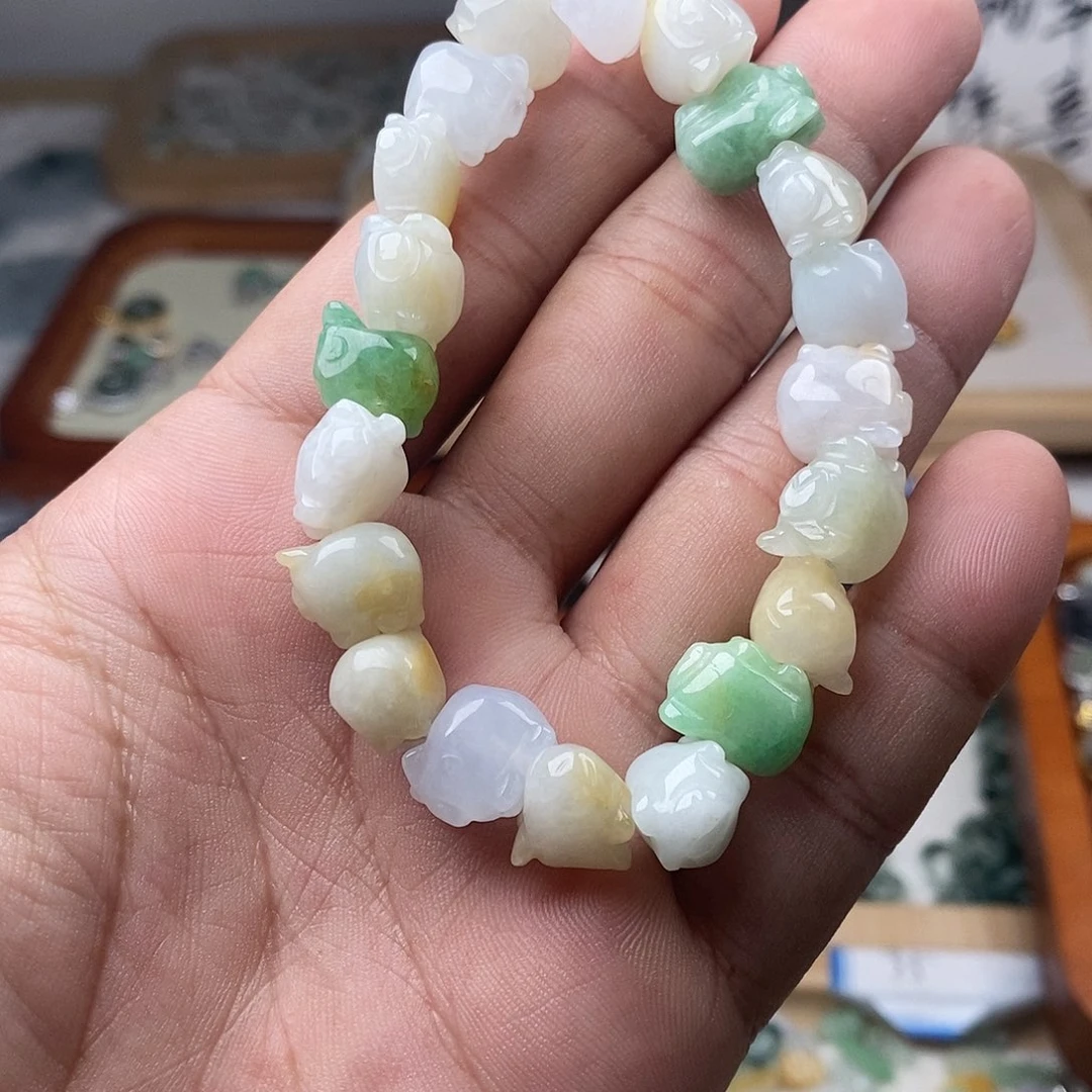 翡翠颈饰未镶嵌小猪手串