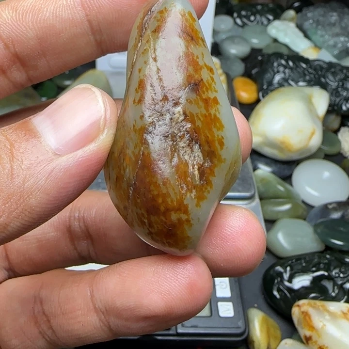 颈饰未镶嵌和田玉（子料）乐*哥