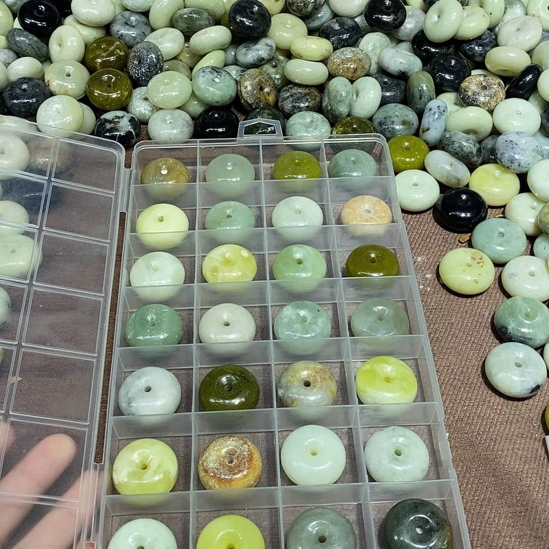 合金蛇纹石玉颈饰365