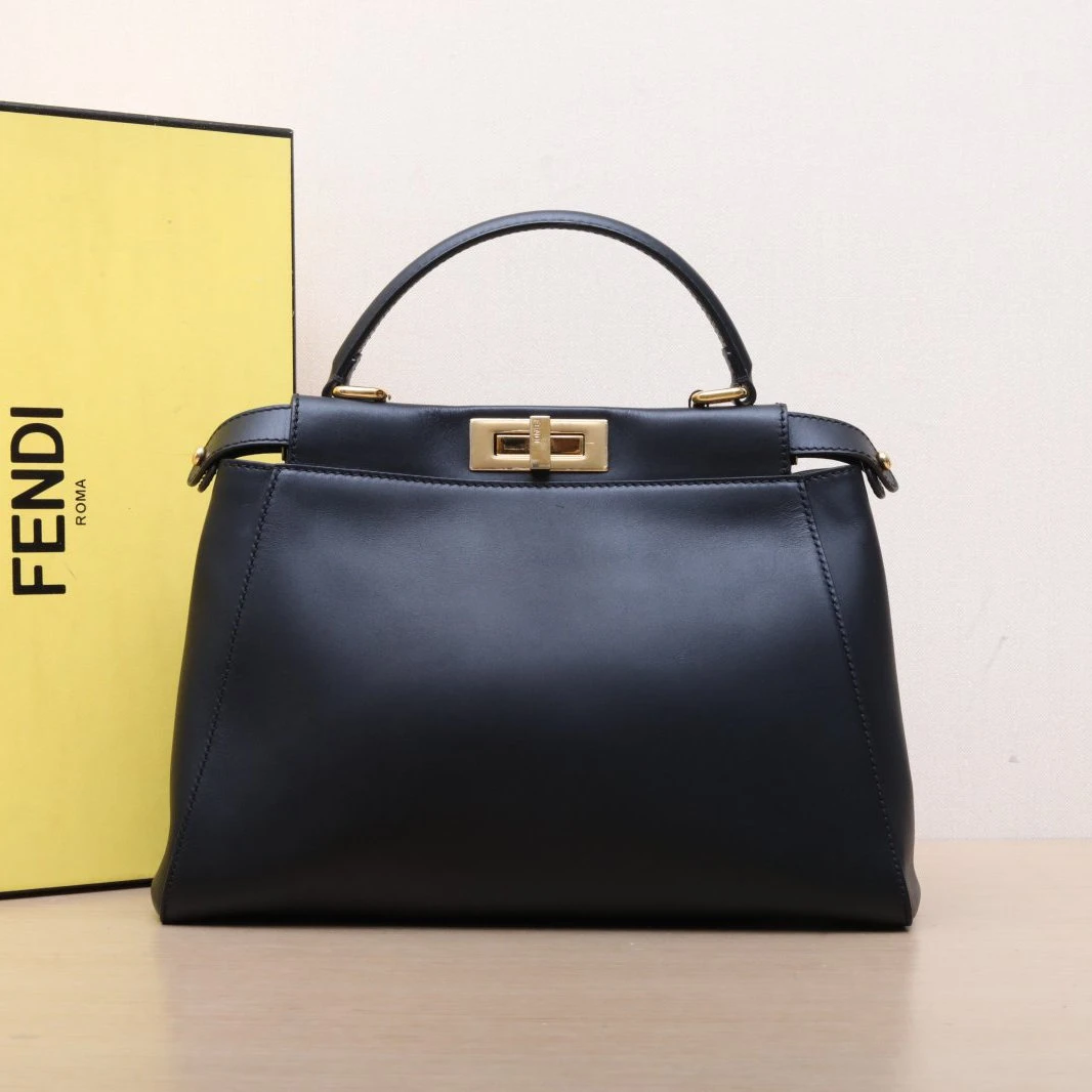 99新 FENDI/芬迪 PEEKABOO REGULAR 中号 单肩包 P225377268