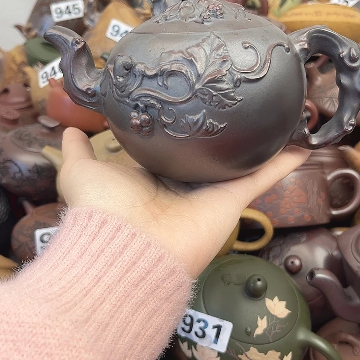 茶壶紫砂松鼠葡萄