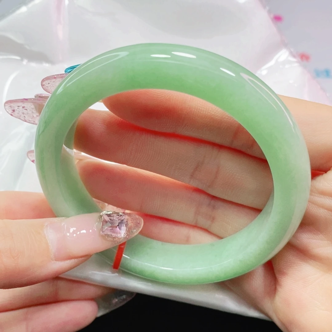 翡翠手镯未镶嵌L****?57.3正圈