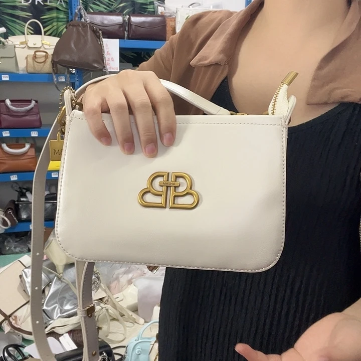 闹****有哈哈哈哈哈哈哈哈哈