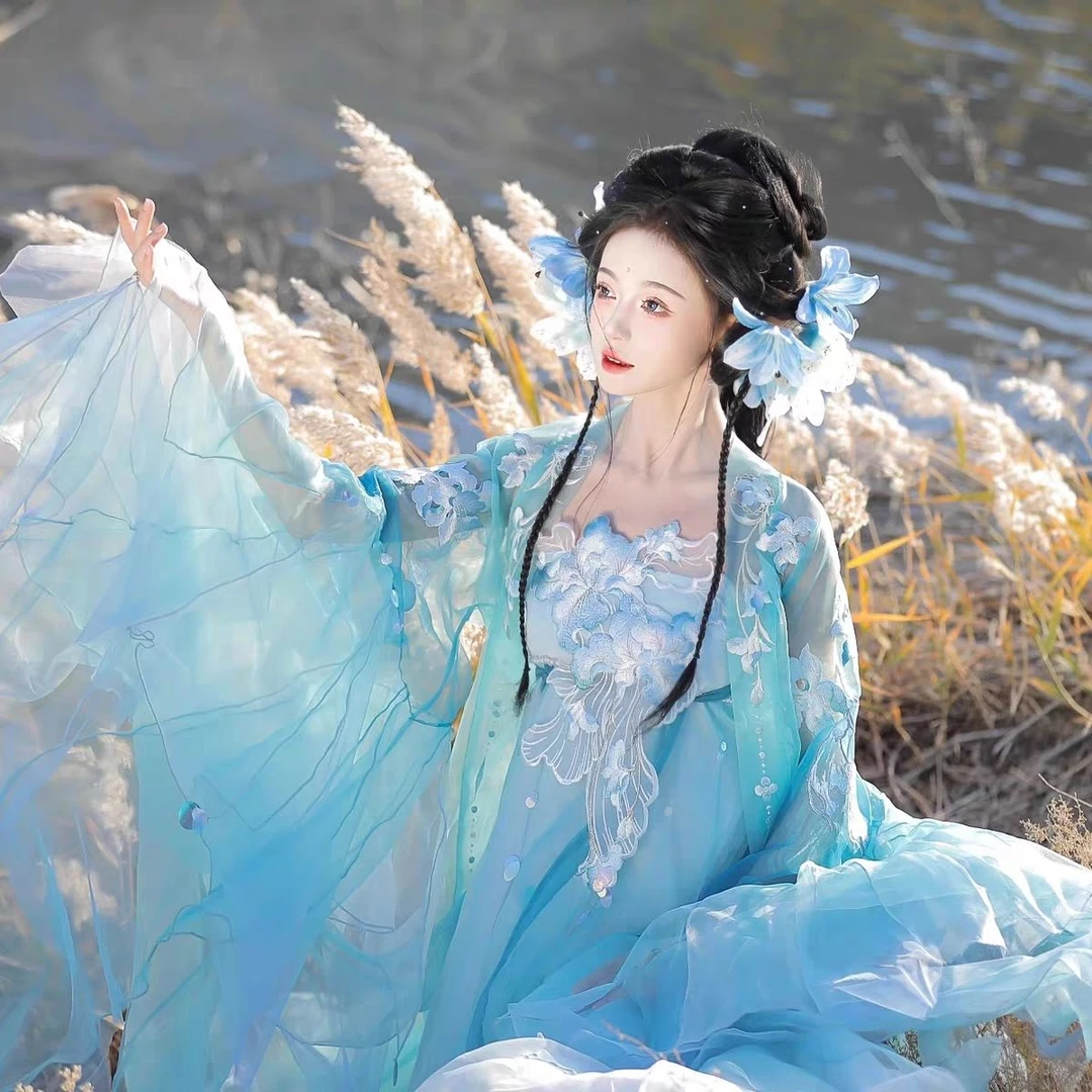 海棠依旧【花蔓宜】新款蓝色汉服唐制超仙绣花大袖重工汉服套装