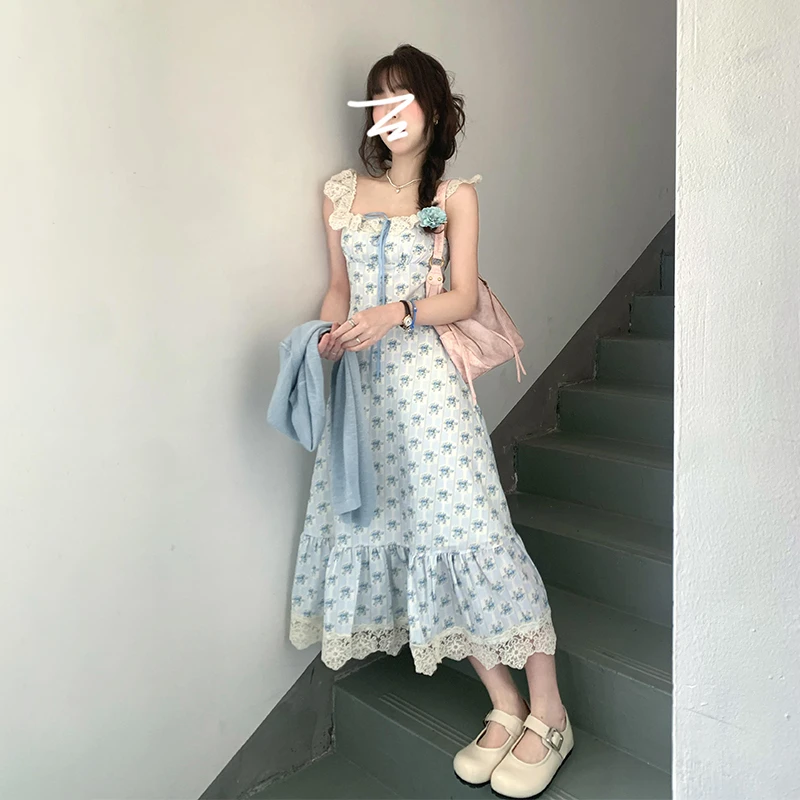 蓝色蕾丝吊带碎花连衣裙子女夏季2025新款森系气质海边度假风长裙