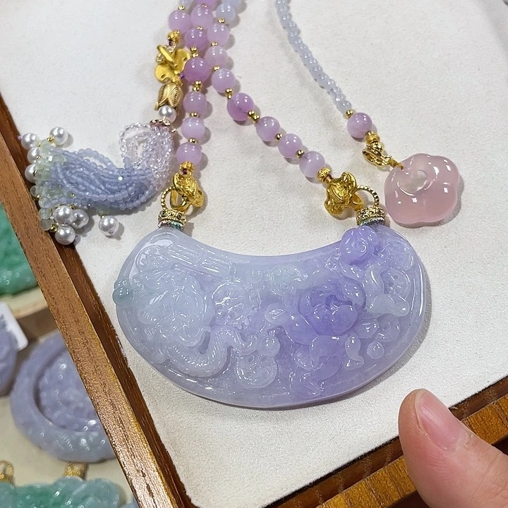 翡翠未镶嵌颈饰翡翠吊坠