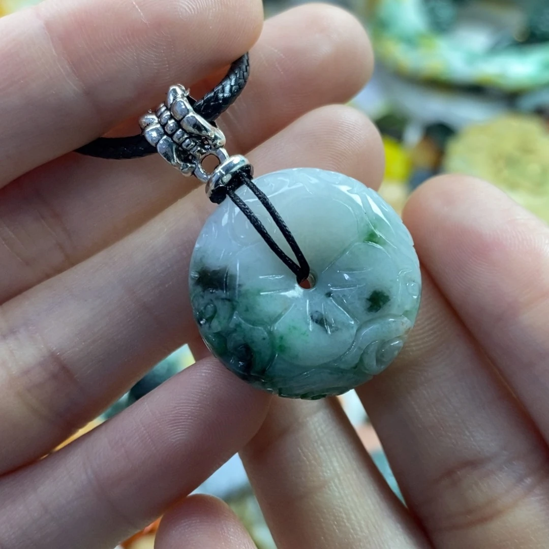 翡翠未镶嵌颈饰吊坠