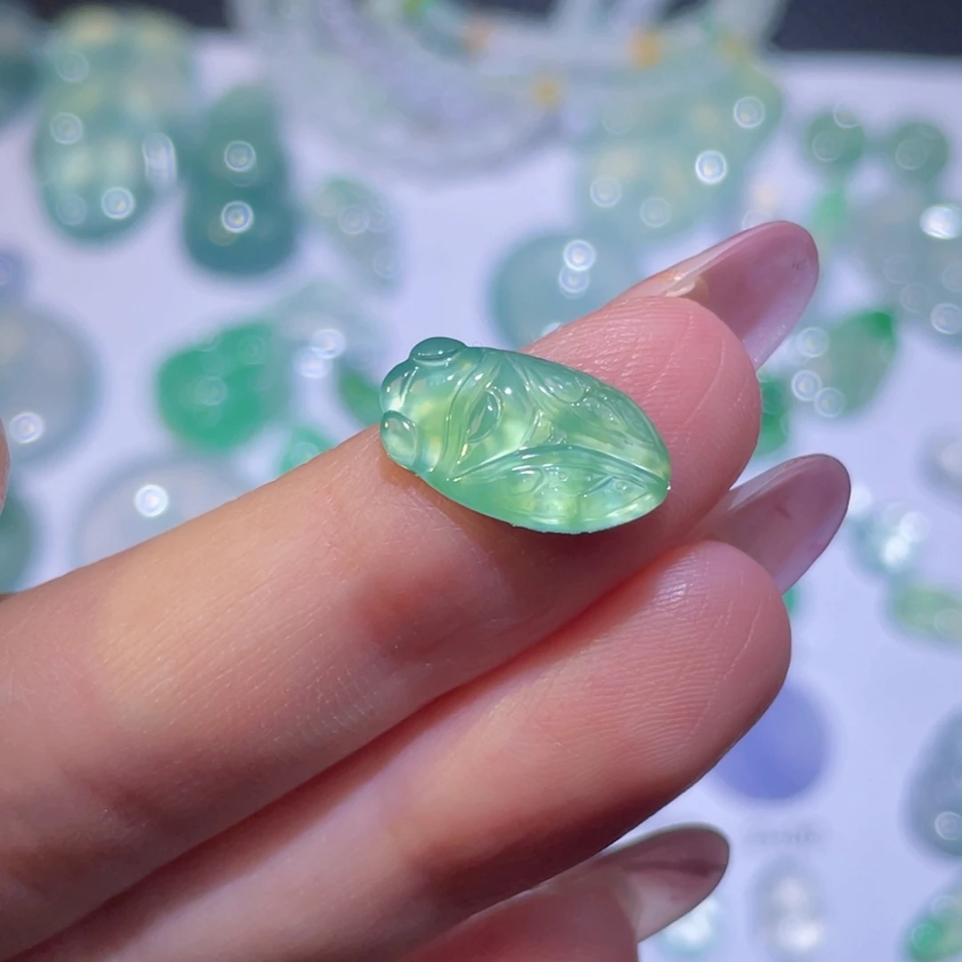 翡翠未镶嵌颈饰裸石