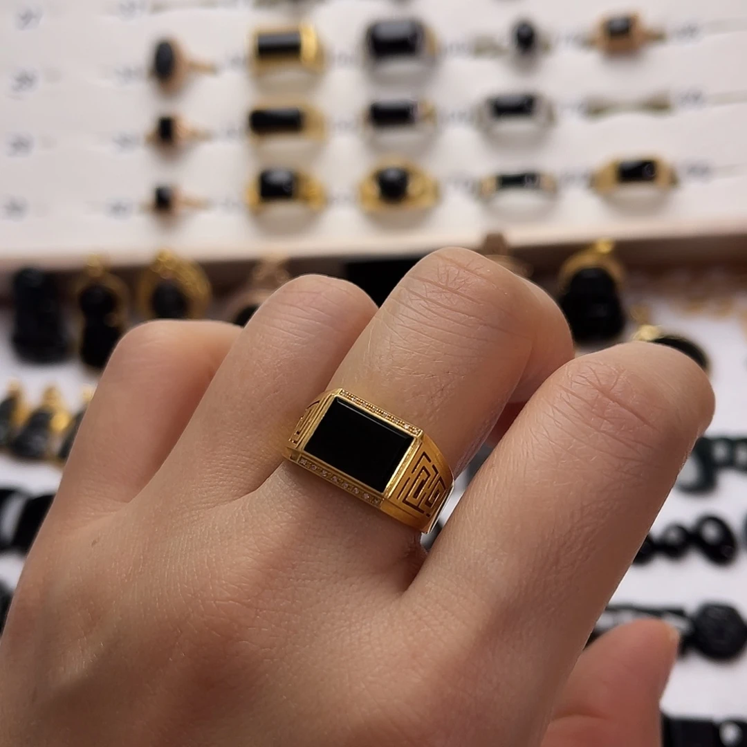 翡翠18K金镶嵌戒指翡翠