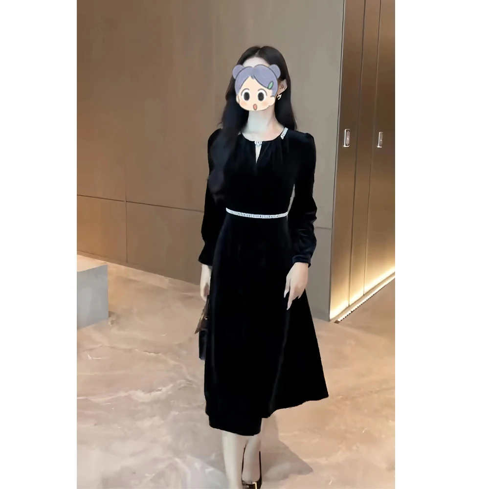 法式高级感黑色长袖连衣裙女秋季新款赫本风收腰显瘦气质内搭长裙