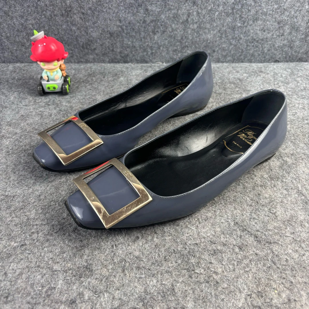 95新 Roger Vivier/罗杰·维威耶 方扣单鞋 35码 公价65009YLP1695