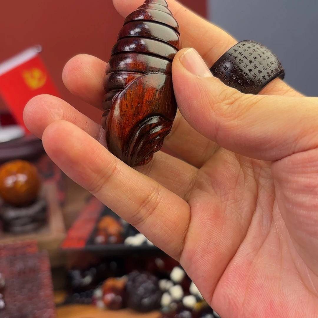 檀香紫檀（小叶紫檀）蛹