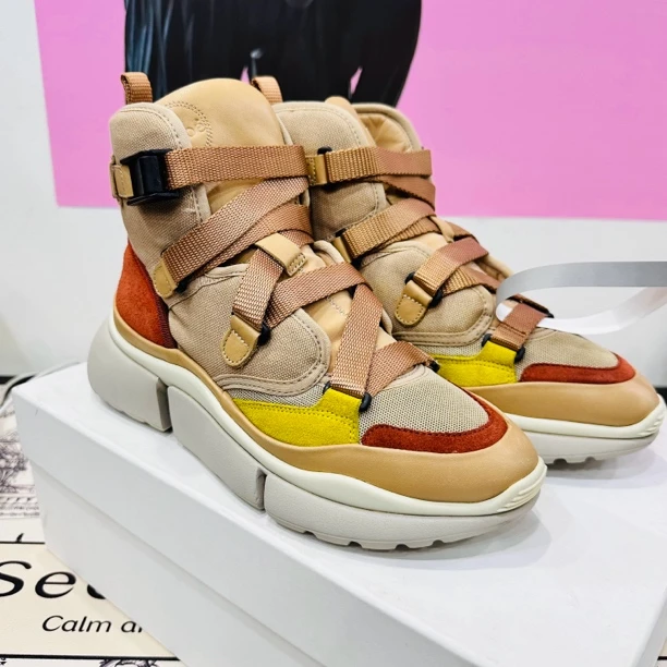 95新 Chloe/蔻依 高帮拼皮运动鞋 码数37码 YSC0511