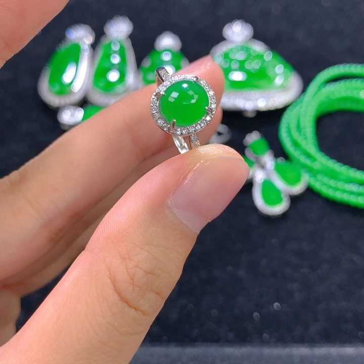 翡翠戒指银S925镶嵌一个