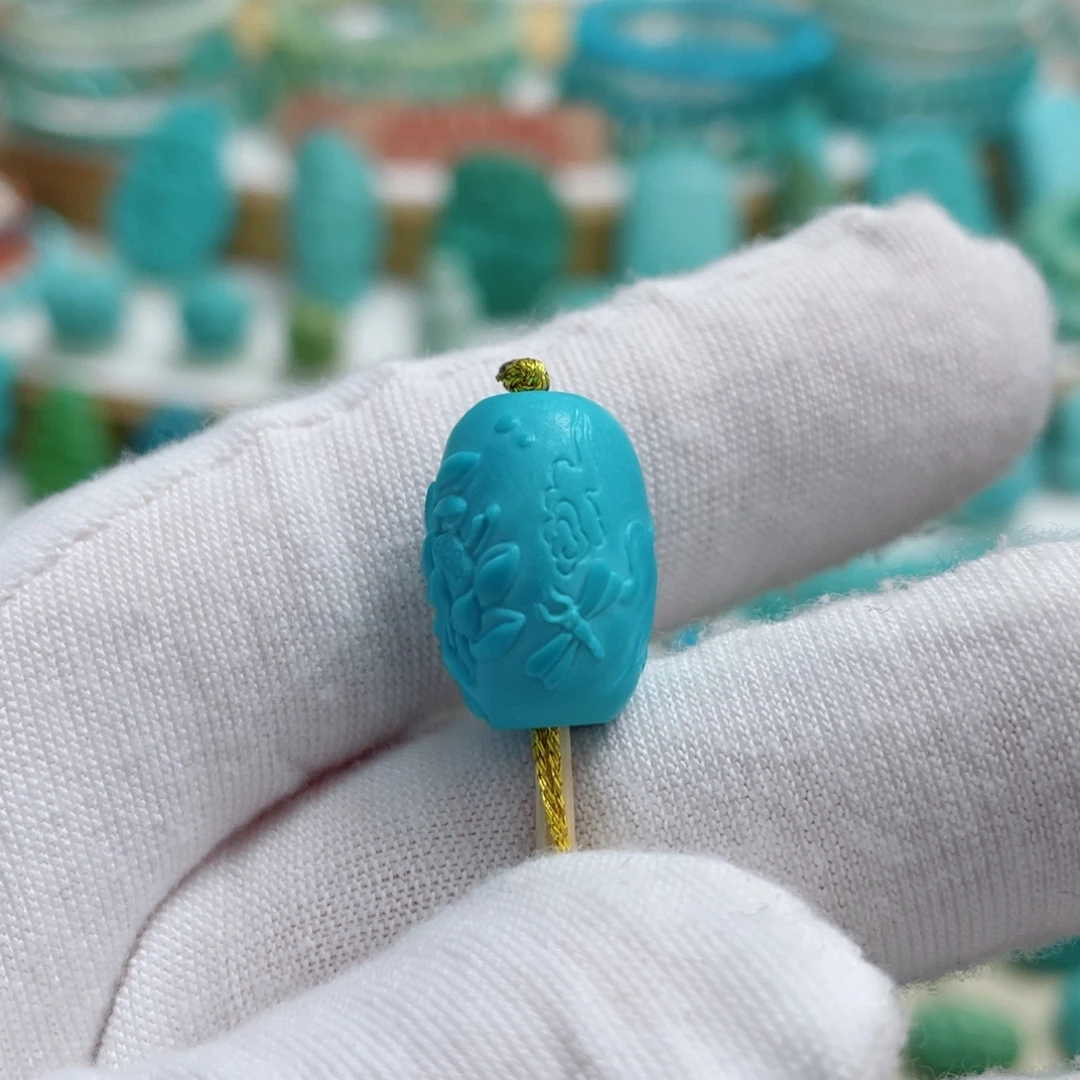 绿松石未镶嵌珠宝奇石