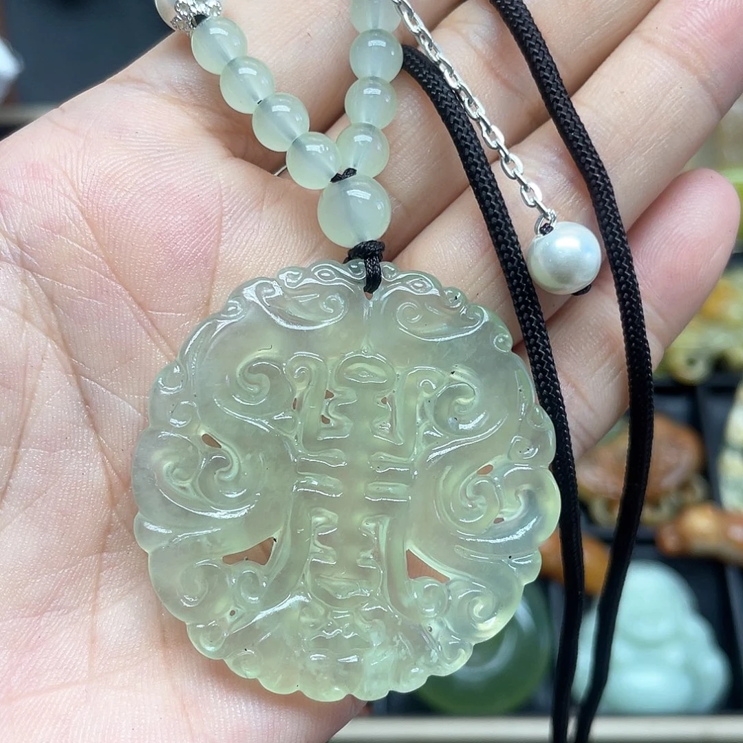 未镶嵌蛇纹石玉颈饰