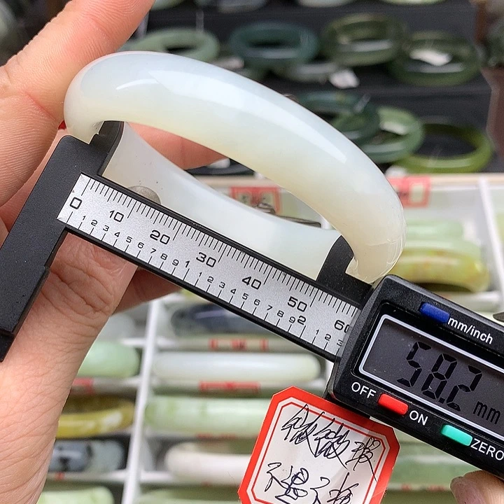 蛇纹石玉手镯未镶嵌875