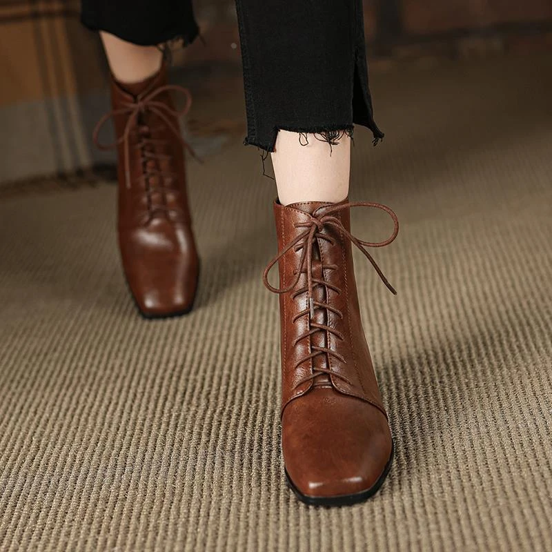 法式复古粗跟方头马丁靴女前系带英伦风棕色低跟软皮百搭短筒靴子