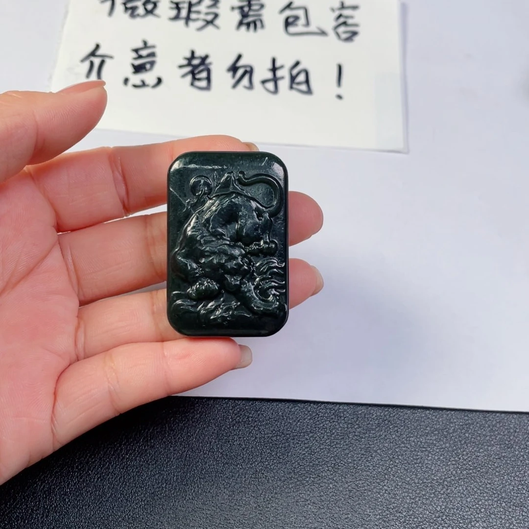和田玉未镶嵌颈饰虎牌45