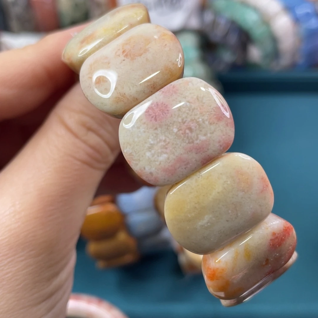 未镶嵌手镯硅化玉