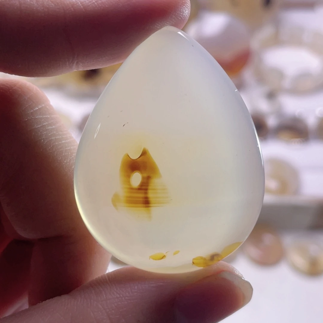 玛瑙/玉髓未镶嵌珠宝奇石