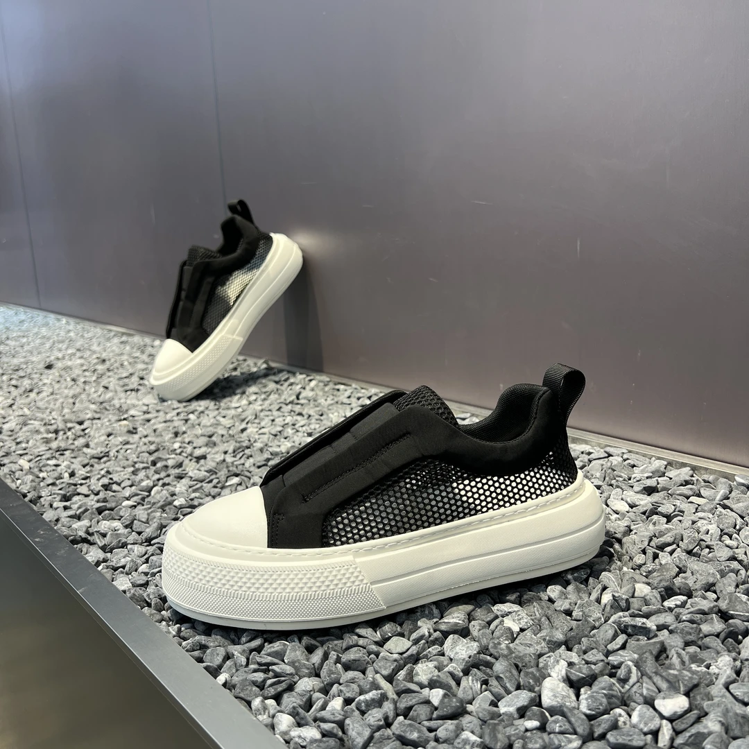 2025夏季单网透气薄款超轻时尚休闲厚底软底运动板鞋