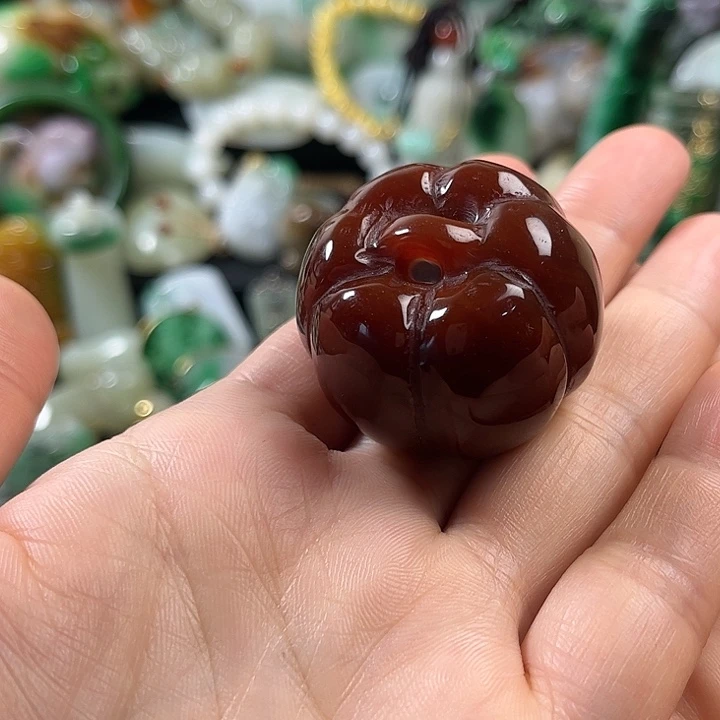 翡翠未镶嵌颈饰翡翠未镶嵌颈饰