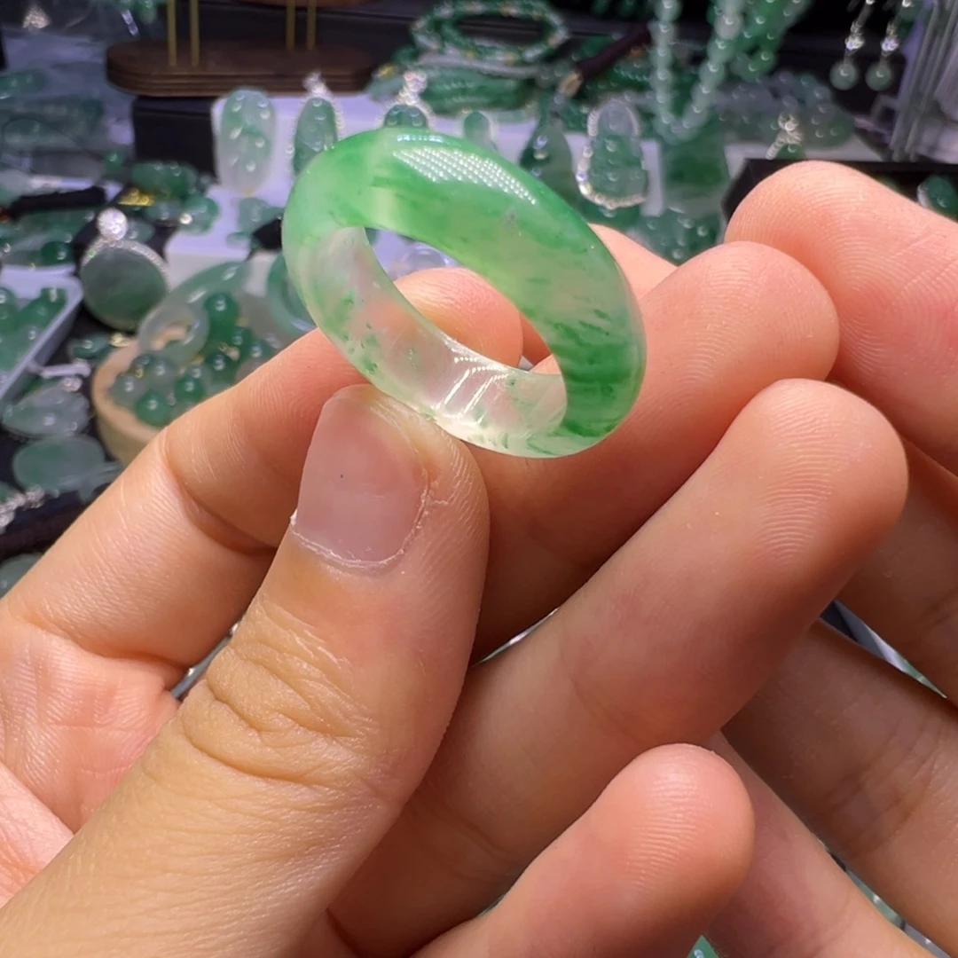 石英质玉未镶嵌颈饰