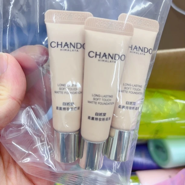 自然堂柔雾持妆粉底液5毫升（发3支到手15ml）