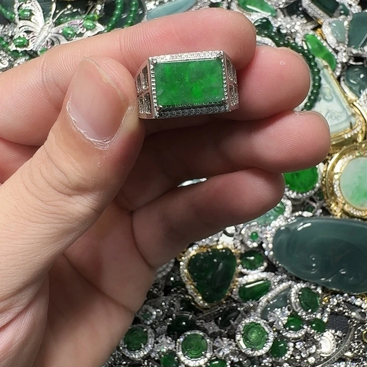 翡翠未镶嵌戒指天然A货翡翠放漏