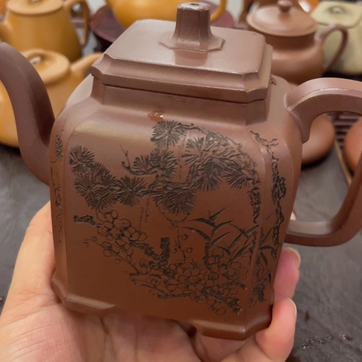用***3茶壶紫砂风生水起手工刻绘