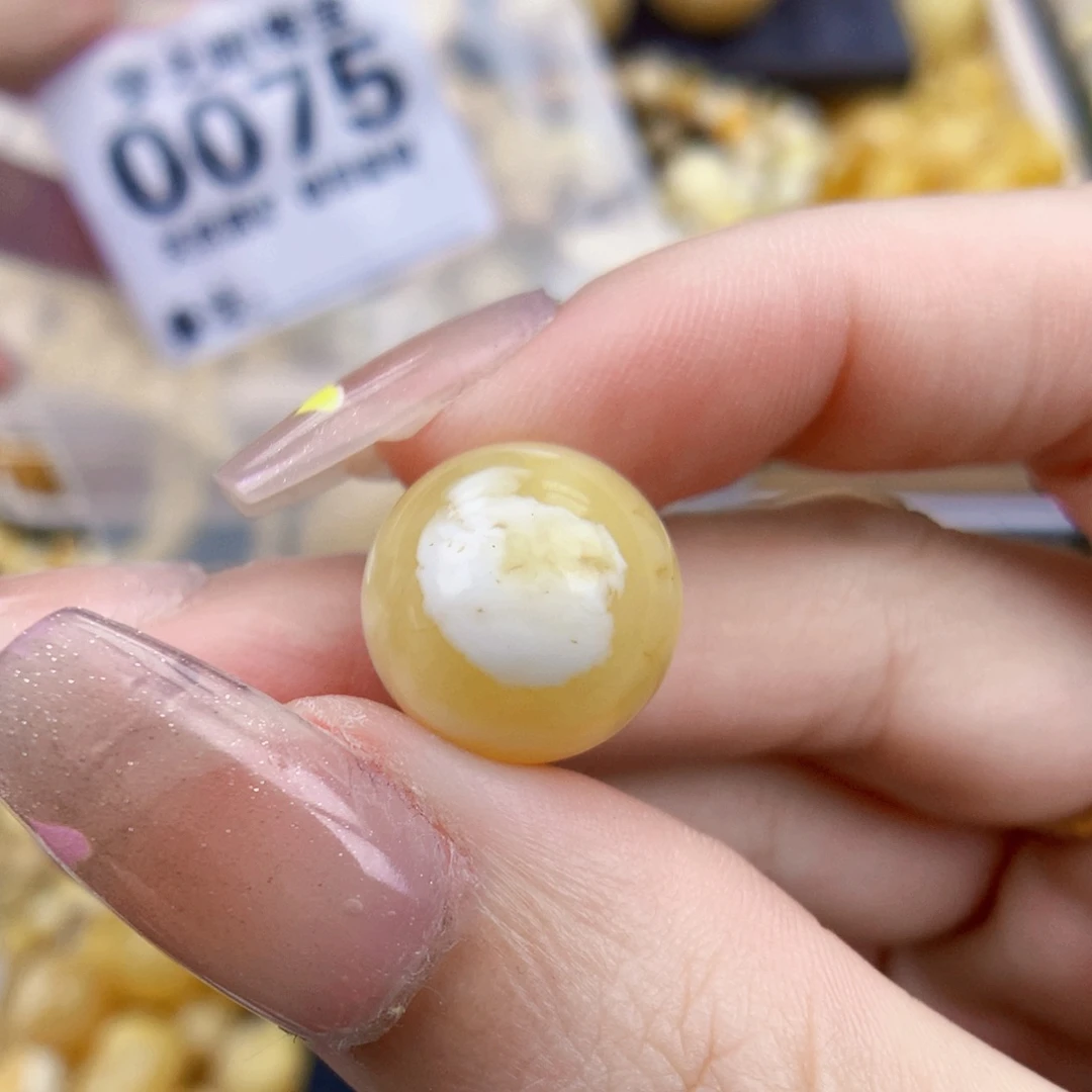 未镶嵌琥珀珠宝奇石14.3