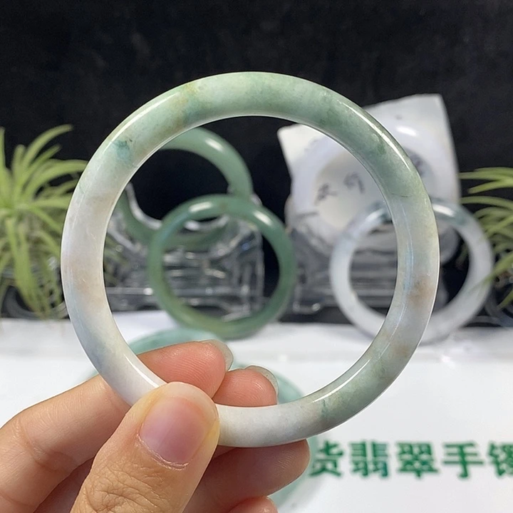 未镶嵌手镯翡翠89号。 57圈