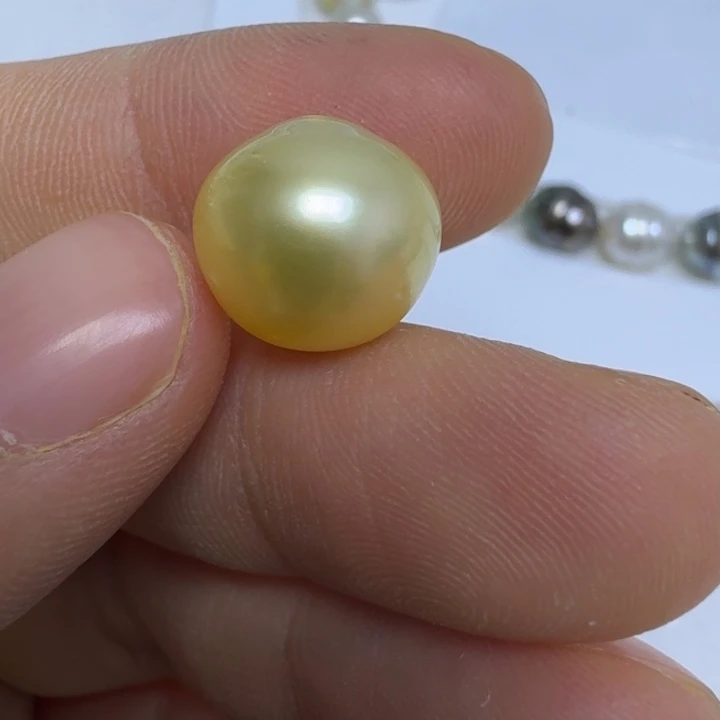 红***喜海水珍珠颈饰未镶嵌