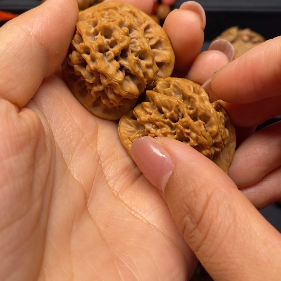 核桃手串/手链秦岭南侧为三叠瀑布及大岩