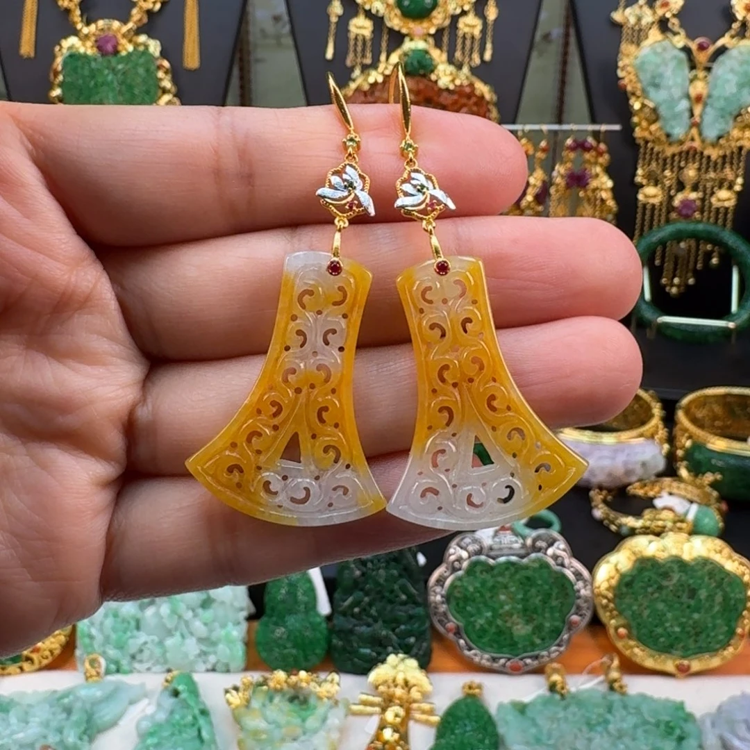 翡翠未镶嵌颈饰耳坠 炸价