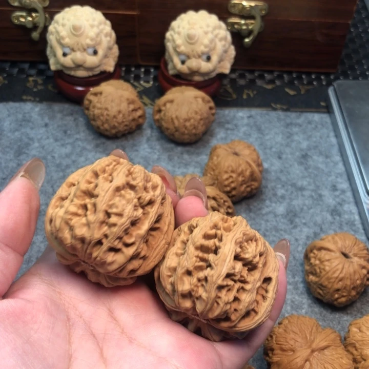 桃核把件42粗筋。