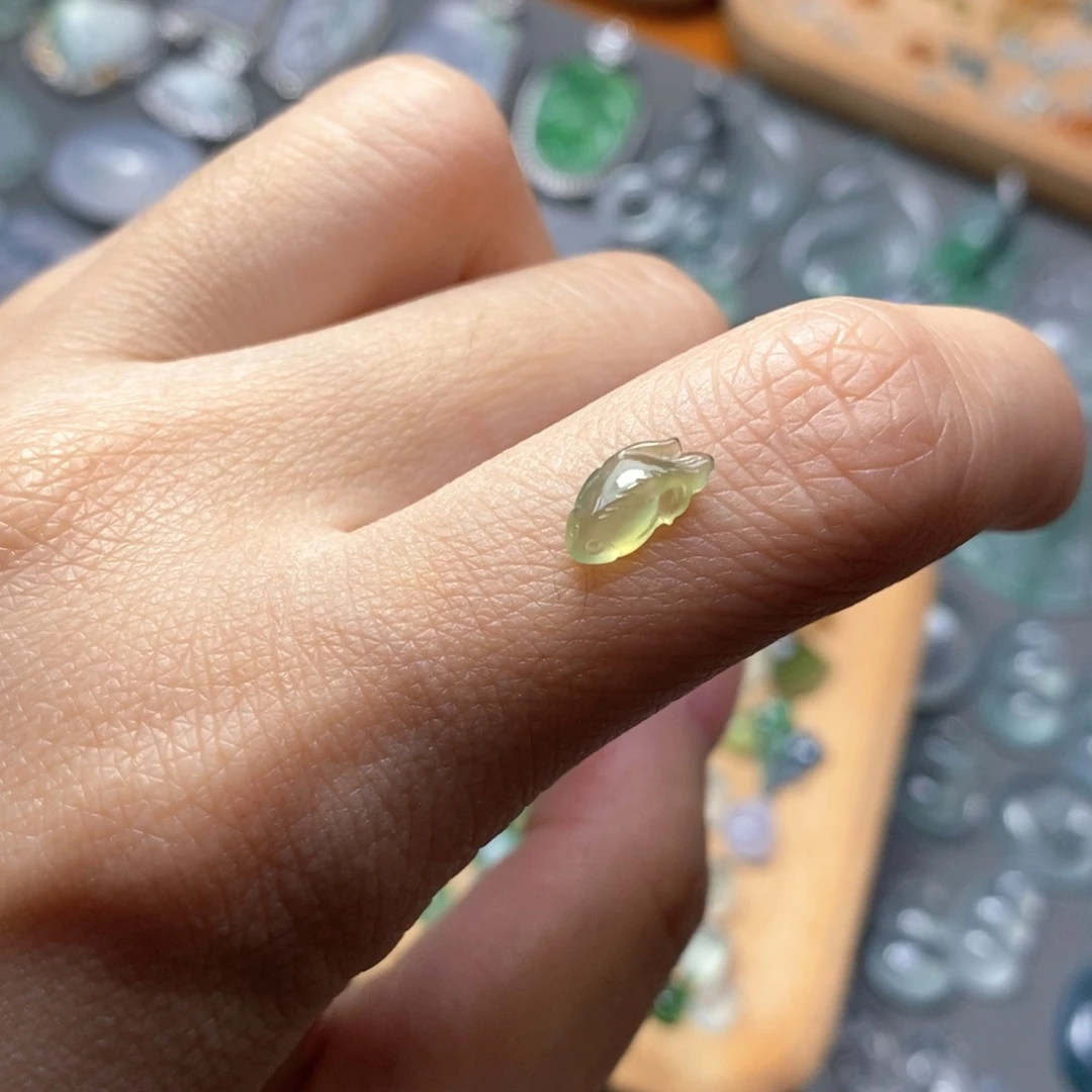 翡翠未镶嵌颈饰翡翠