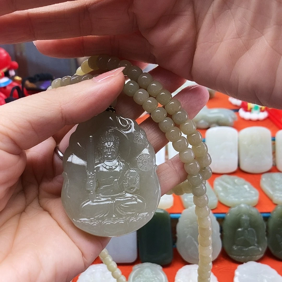 颈饰未镶嵌和田玉浮**梦