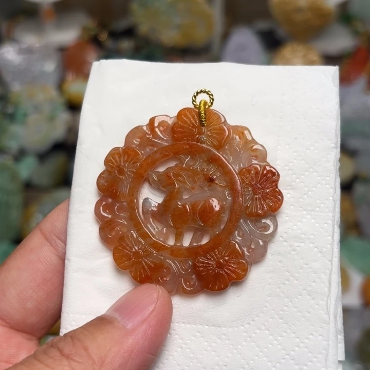 翡翠颈饰未镶嵌吊坠