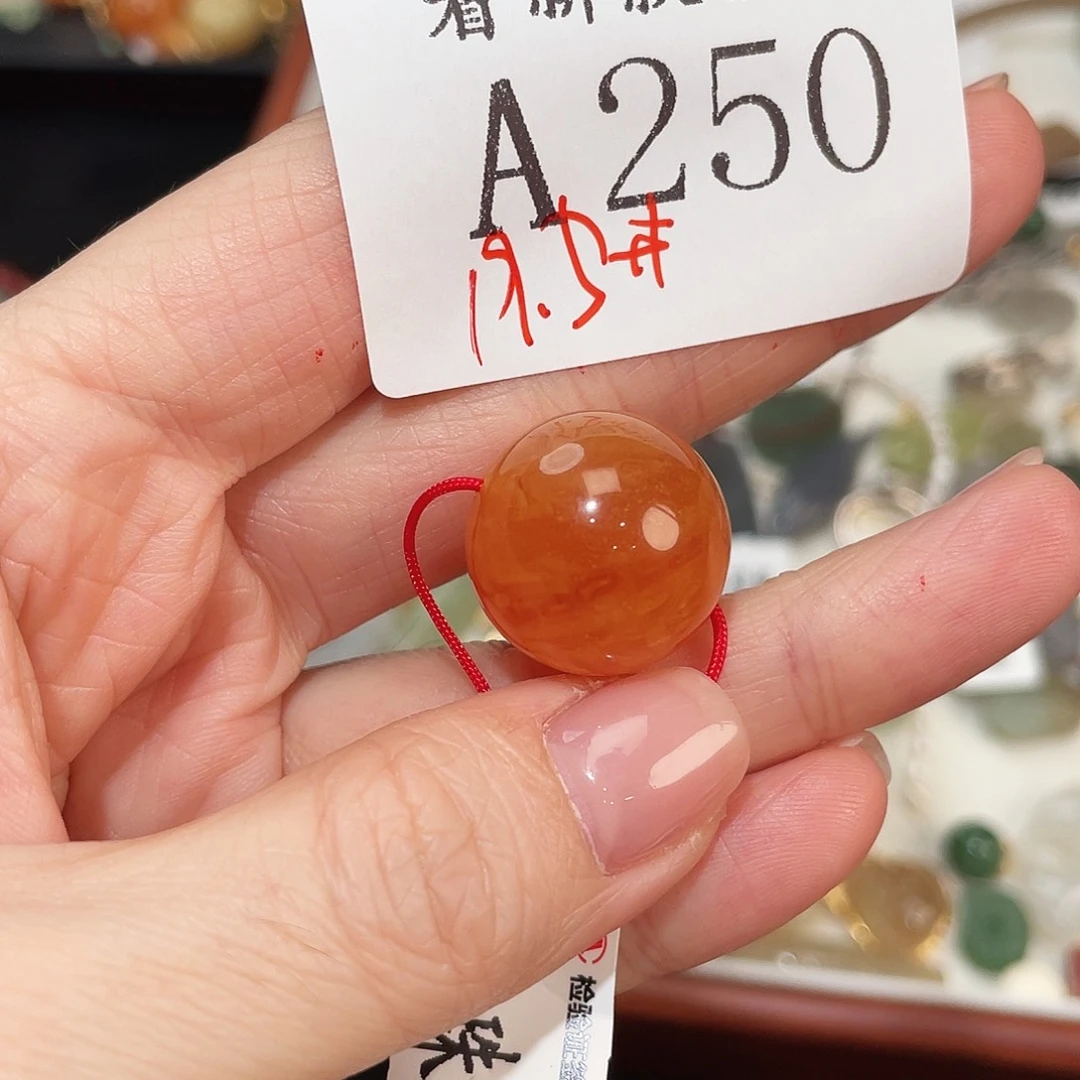 琥珀未镶嵌颈饰A250