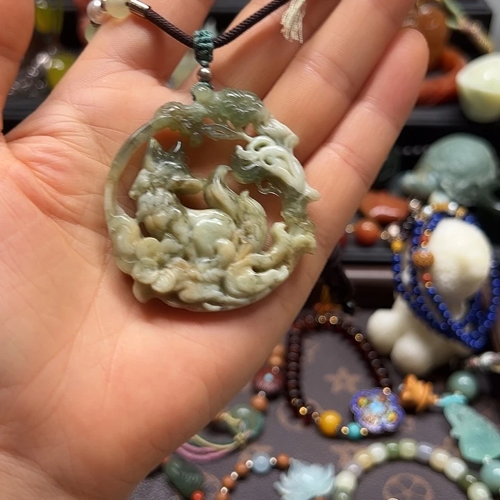 蛇纹石玉未镶嵌吊坠