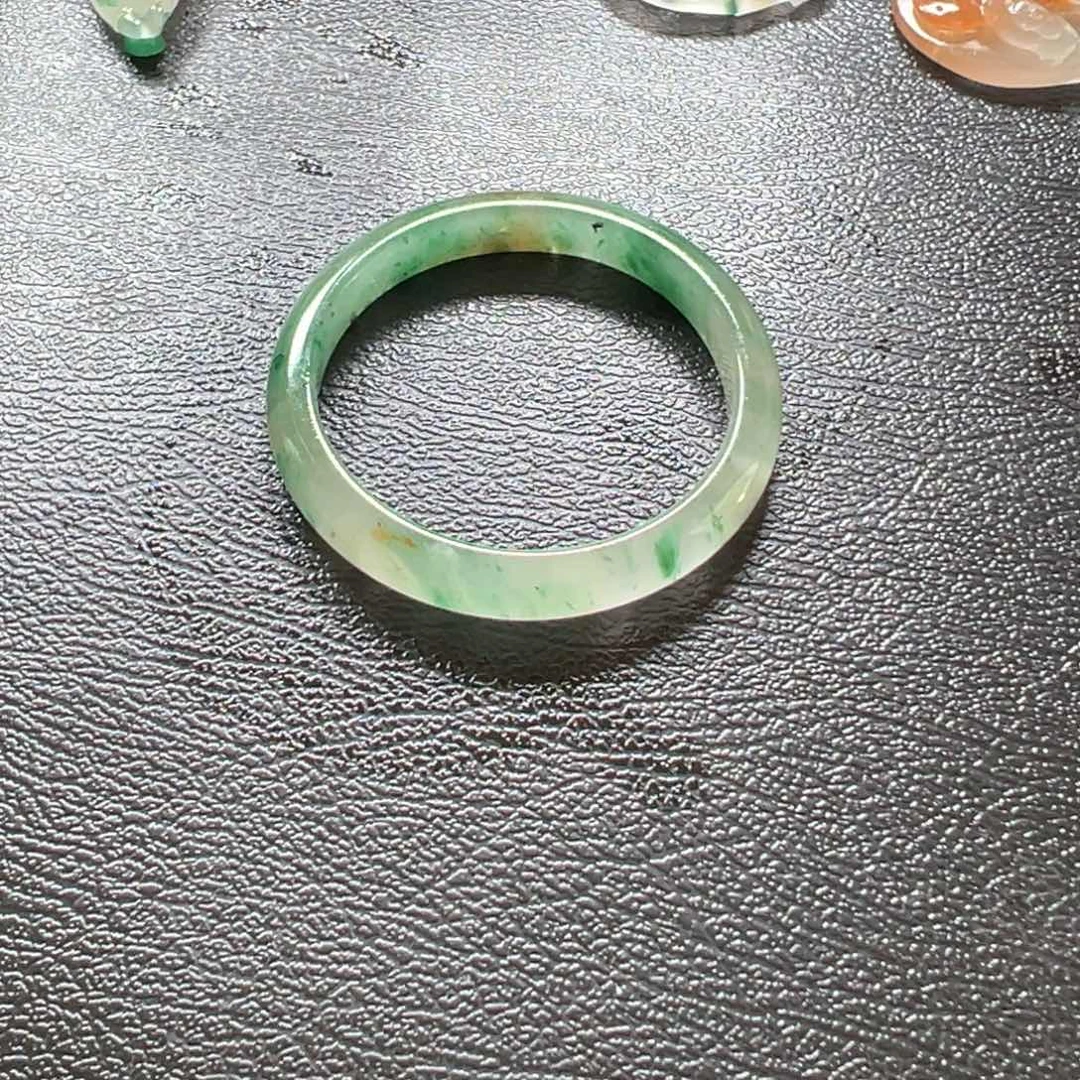 石英质玉（非洲翠）未镶嵌手镯